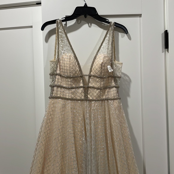 Brand New MacDuggal Prom Dress - Picture 3 of 9